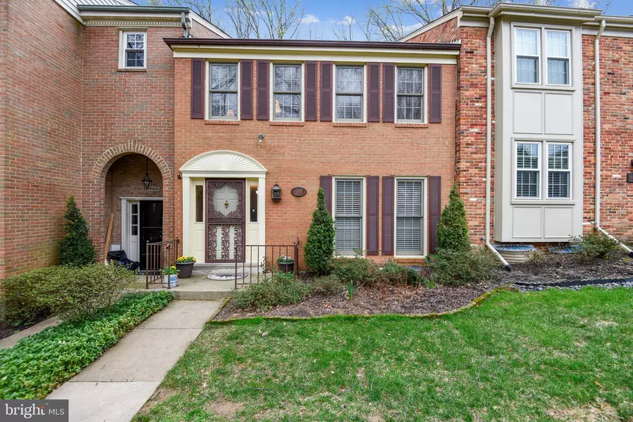 6604 MIDHILL PL, Falls Church, VA 22043