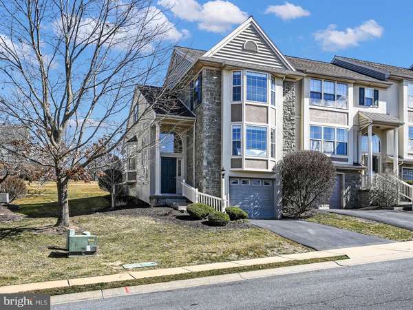 Lancaster, PA 17601,707 ROYAL VIEW DR