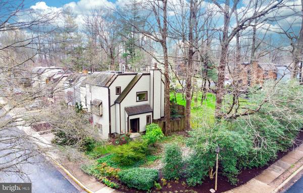 1601 PARK OVERLOOK DR, Reston, VA 20190