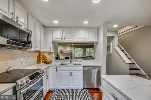 5367 HARBOR COURT DR, Alexandria, VA 22315