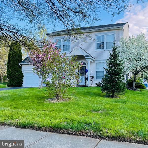 62 MOORSGATE CIR, East Windsor, NJ 08520