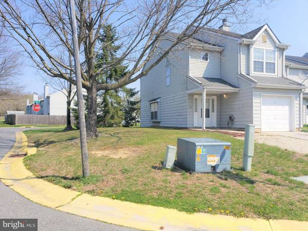 1 WARREN PL, Newark, DE 19702