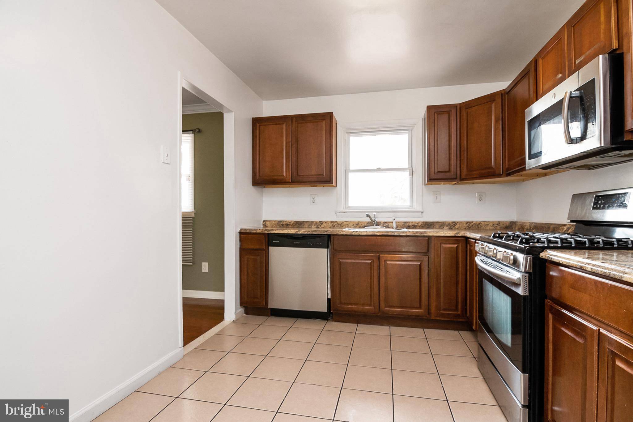 Landover, MD 20785,502 HILL RD