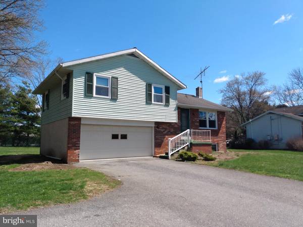 119 SCHOENECK RD, Ephrata, PA 17522