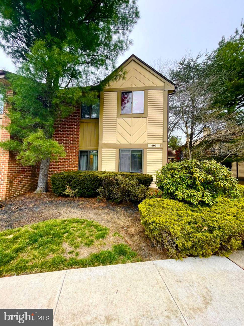 905-A CYPRESS POINT CIR, Mount Laurel, NJ 08054