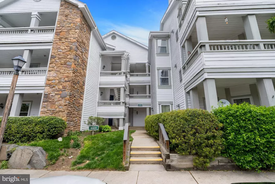 4409 FAIR STONE DR #103, Fairfax, VA 22033