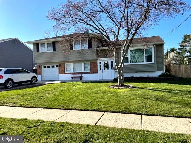 243 FAIRMOUNT AVE, Blackwood, NJ 08012