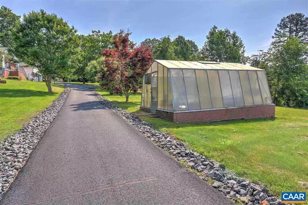 Stanardsville, VA 22973,1027 AMICUS RD RD