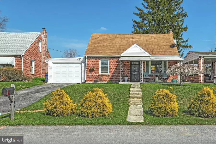 327 GREYSTONE RD, York, PA 17402