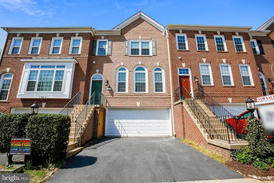 5664 GOVERNORS POND CIR, Alexandria, VA 22310