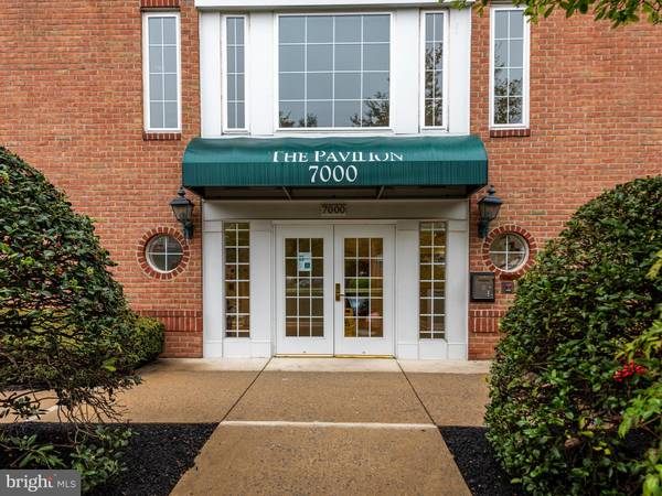 7000 FALLS REACH DR #205, Falls Church, VA 22043