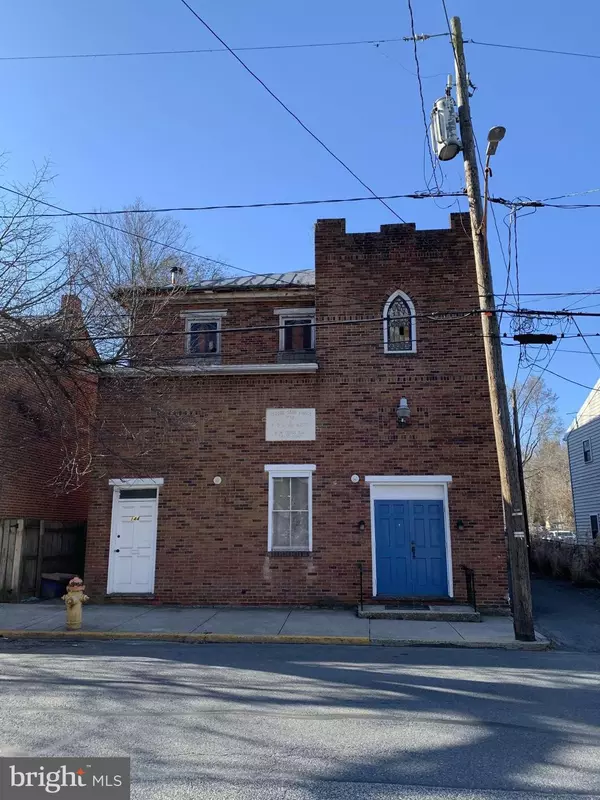 Carlisle, PA 17013,144 W NORTH ST