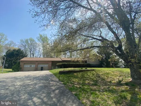 8009 HOLLY LN, Clinton, MD 20735