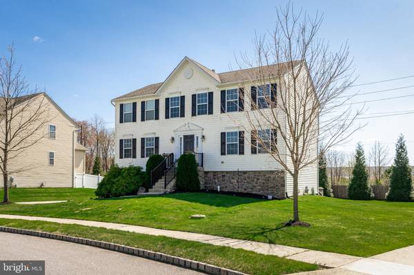 13 TIEMAN CIR, Delanco, NJ 08075