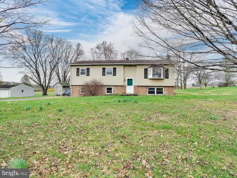 150 VALLEY RD, Bernville, PA 19506