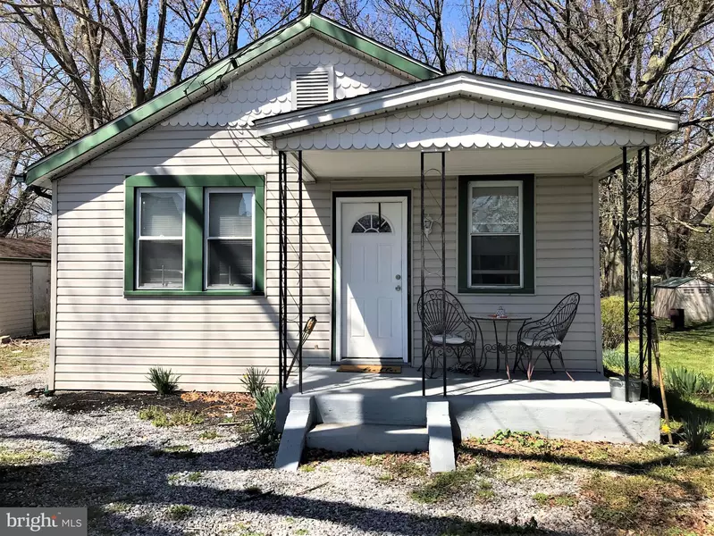 20-1 / 2 S NORMAN AVE, Carneys Point, NJ 08069