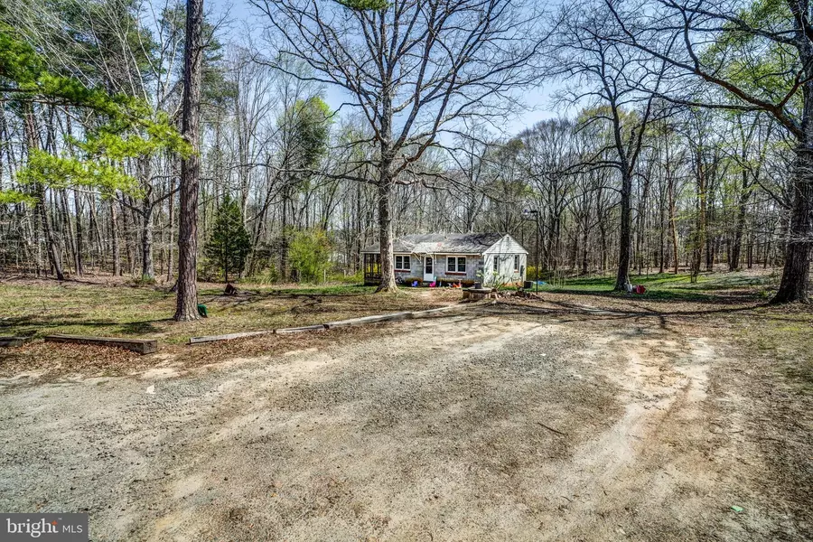 7398 SHANNON HILL RD, Louisa, VA 23093