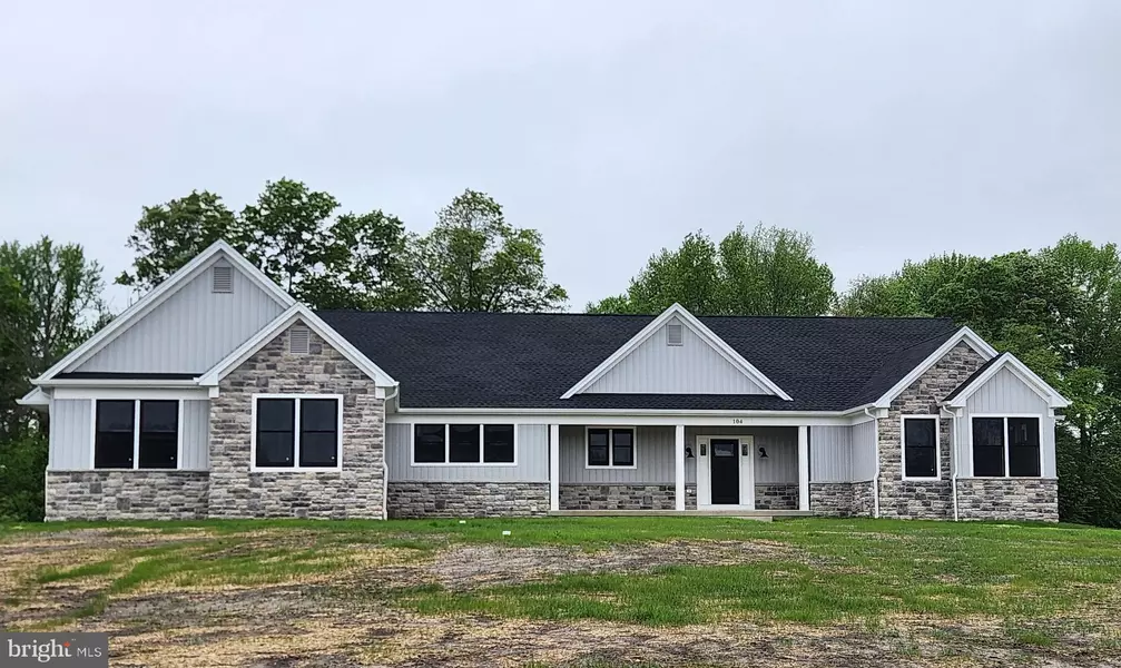 104 BRIDLE PATH CT., Southampton, NJ 08088
