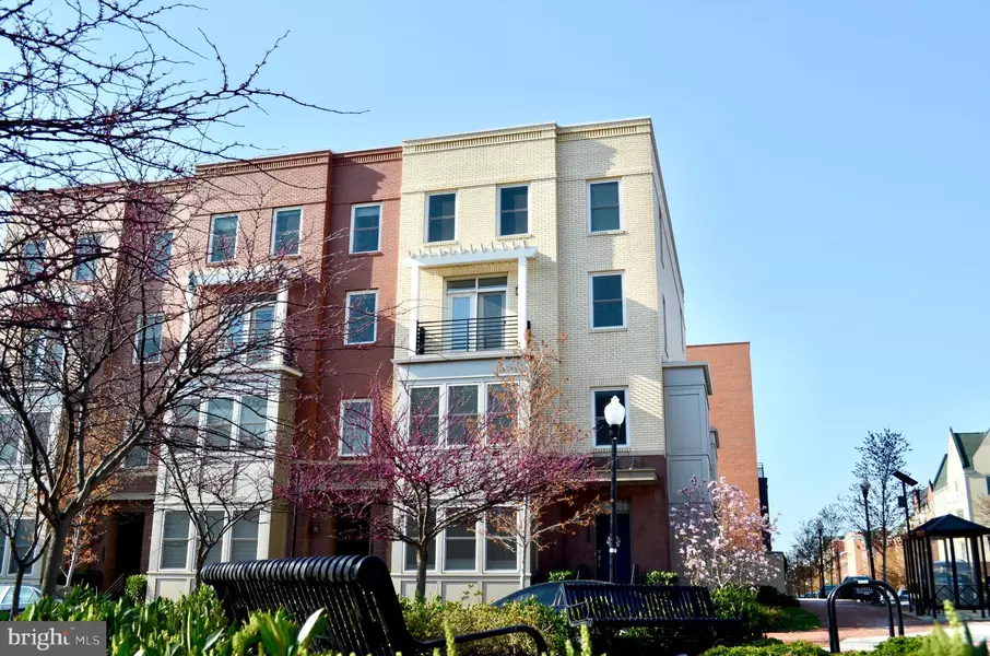 2000 MAIN LINE BLVD #102, Alexandria, VA 22301