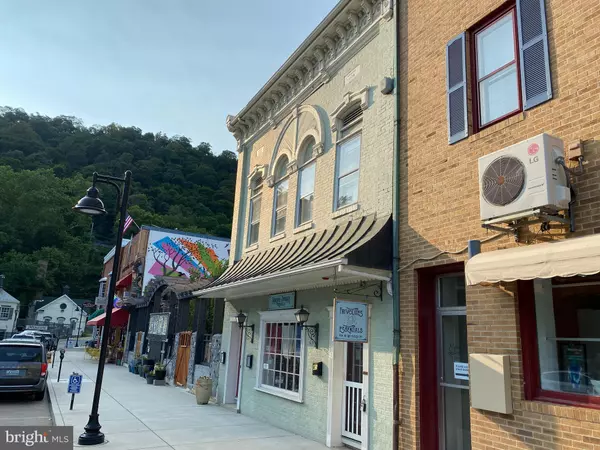 Berkeley Springs, WV 25411,45 FAIRFAX ST