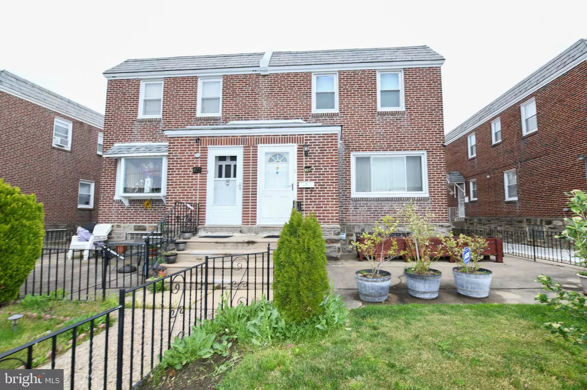 Philadelphia, PA 19111,927 DISSTON ST