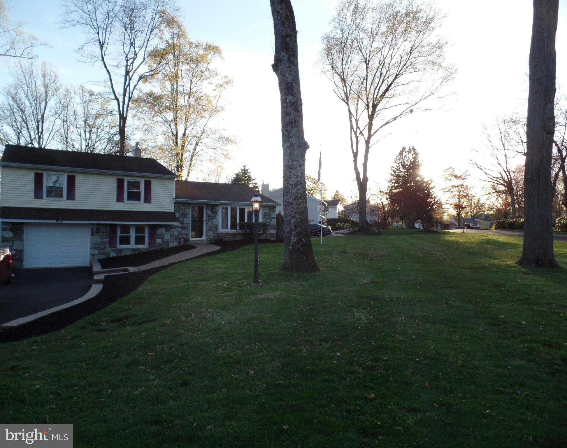 604 BEVERLY RD, Southampton, PA 18966