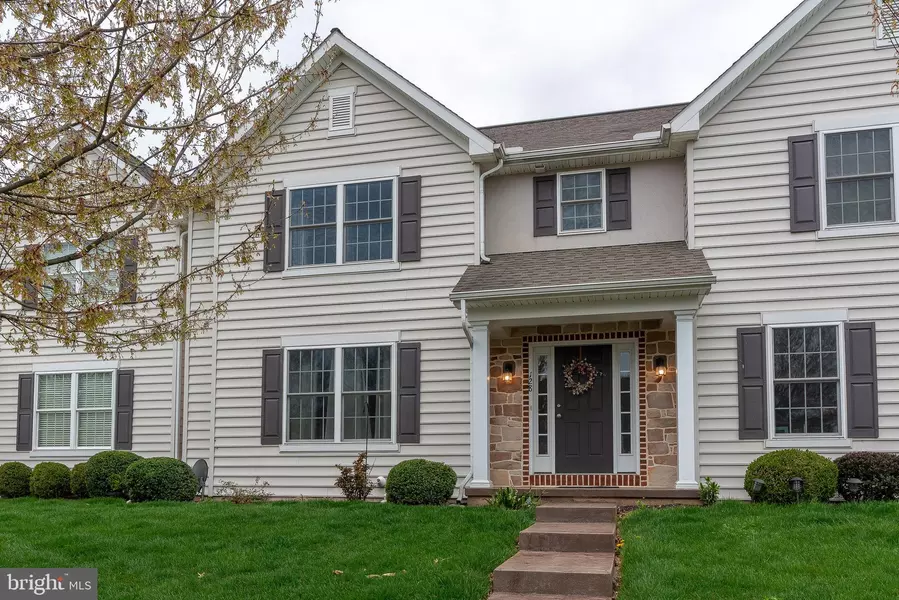 128 BANEBERRY LN, Lititz, PA 17543