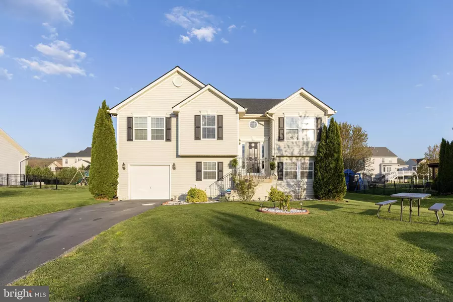 2858 GALAXY DR, Chambersburg, PA 17202