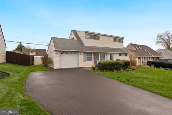 Levittown, PA 19054,53 VIVIDLEAF LN