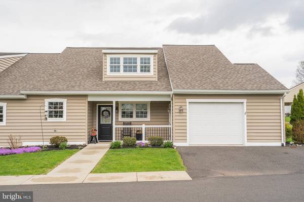 922 STILL WATERS LANE, Pennsburg, PA 18073