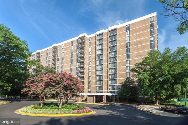 2311 PIMMIT DR #210, Falls Church, VA 22043