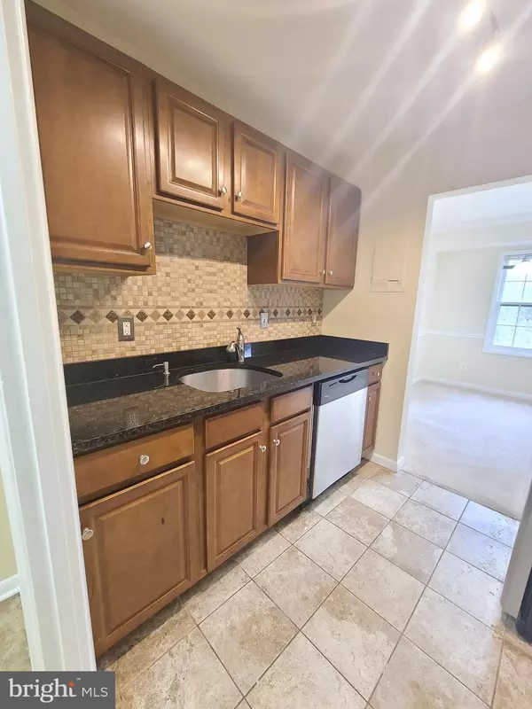 Fairfax, VA 22031,3931 LYNDHURST DR #303