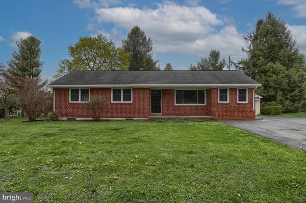 225 E GLENN RD, Hershey, PA 17033