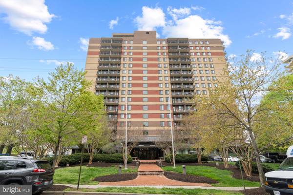 801 N PITT ST #1402, Alexandria, VA 22314