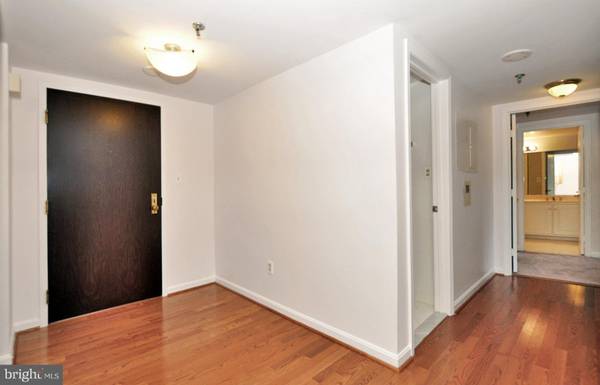 Bethesda, MD 20814,4808 MOORLAND LN #413