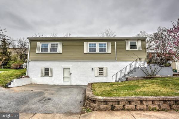 25 LANDIS RD, Ephrata, PA 17522