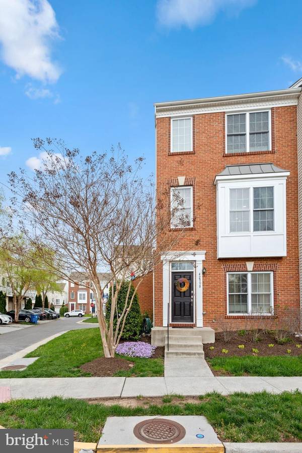 42908 MCCOMAS TER, Chantilly, VA 20152