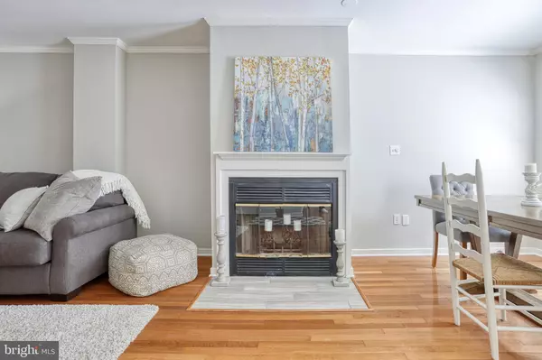 Harrisburg, PA 17102,907 CAPITAL ST