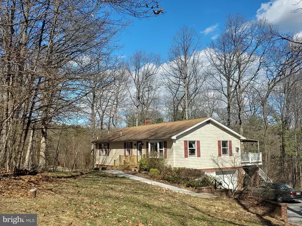 1223 GLATCO LODGE RD, Hanover, PA 17331