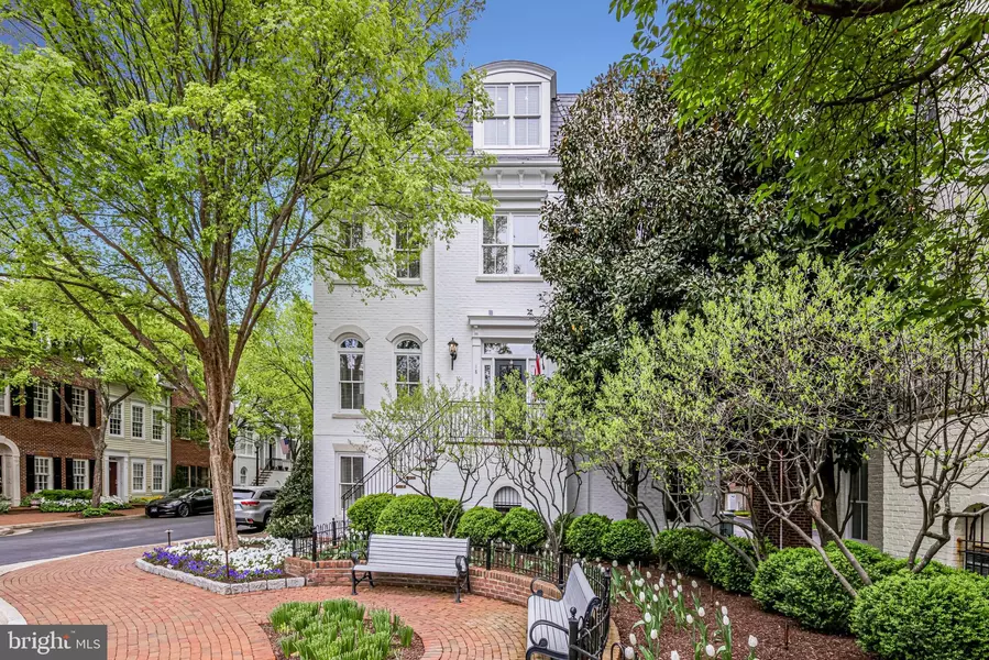 18 FRANKLIN ST, Alexandria, VA 22314