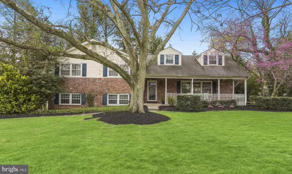 208 HICKORY LN, Moorestown, NJ 08057