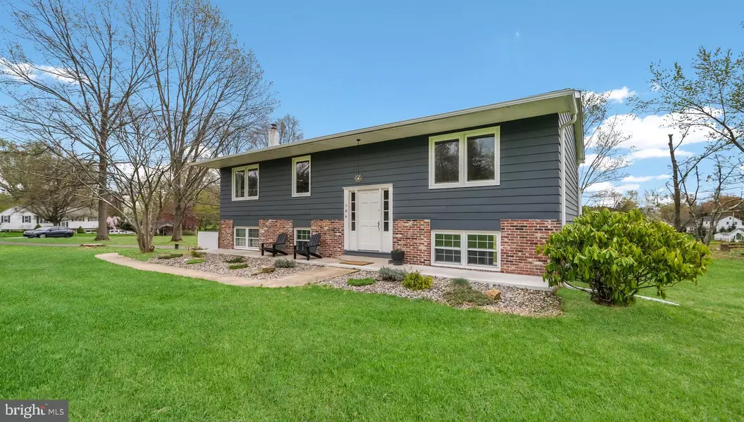 164 CHESTNUT VALLEY DR, Doylestown, PA 18901