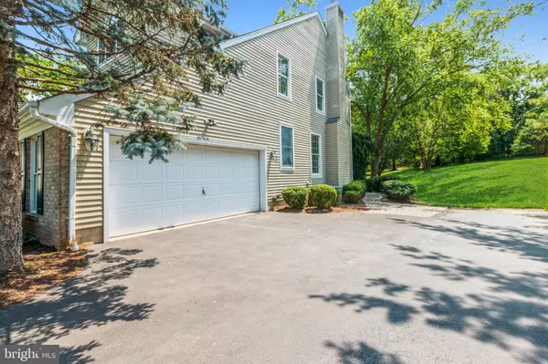 Skillman, NJ 08558,7 HERITAGE HILLS CT