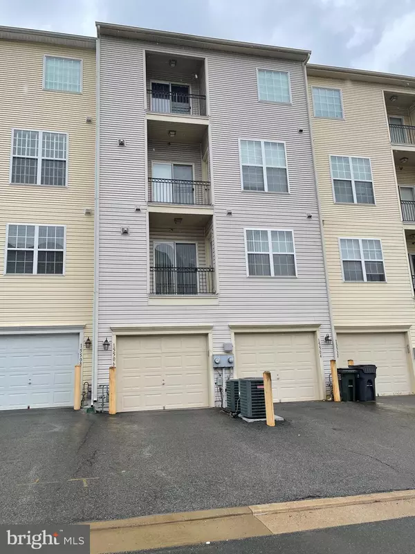 Woodbridge, VA 22191,15506 JOHN DISKIN CIR #17