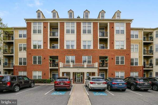 701 FALLSGROVE DR #204, Rockville, MD 20850