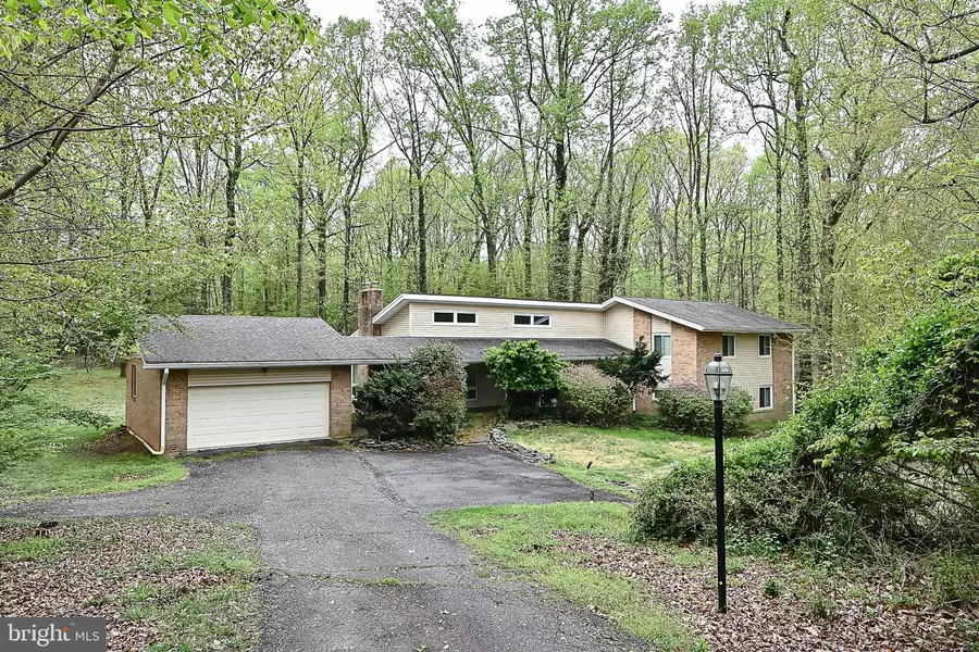 11709 VALE RD, Oakton, VA 22124