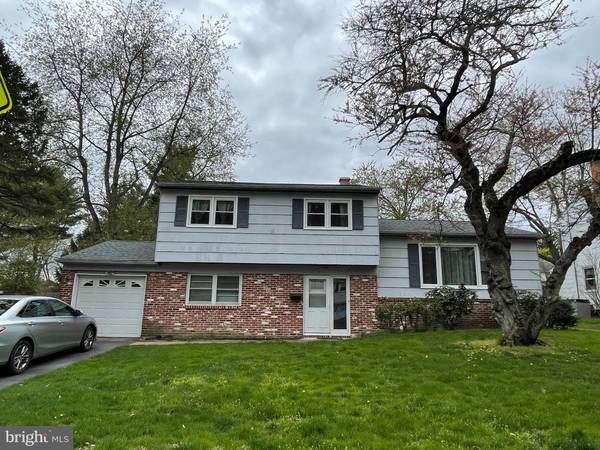 17 E DARRAH LN, Lawrence, NJ 08648