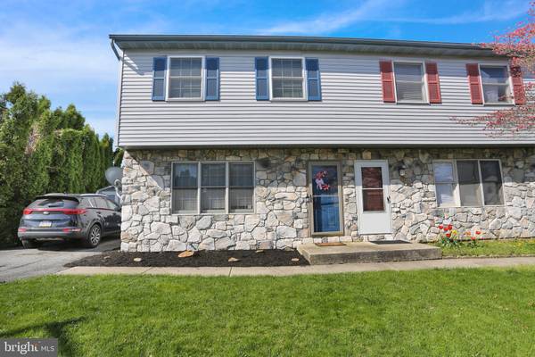 210 HICKORY DR, Fleetwood, PA 19522