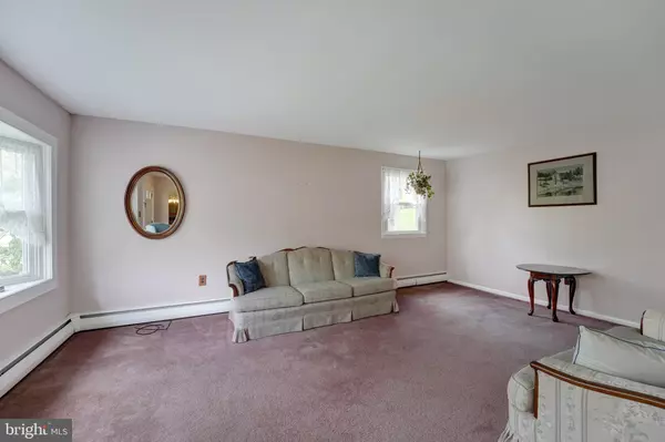 Phoenixville, PA 19460,89 S SPRING LN