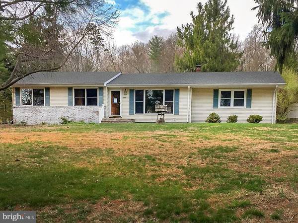 213 DEE DEE DR, Glen Gardner, NJ 08826